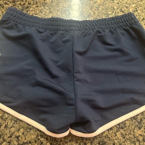 BNWT Forever 21 Shorts - Picture 4 of 5